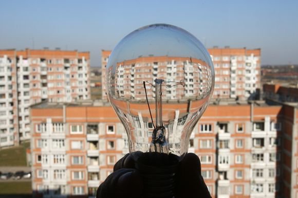 „15min“ nuotr./Iš rinkos stumiamų 75 W galingumo lempučių pardavimas ES  pastaruoju metu išaugo 35 proc. 