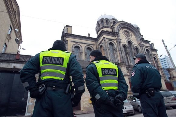 Irmanto Gelūno/15min.lt nuotr./Gaisrą Lukiškių kalėjime gesino didelės pajėgos