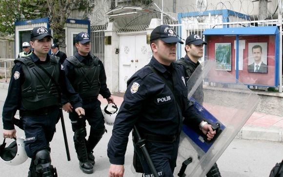 AFP/„Scanpix“ nuotr./Turkijos policija