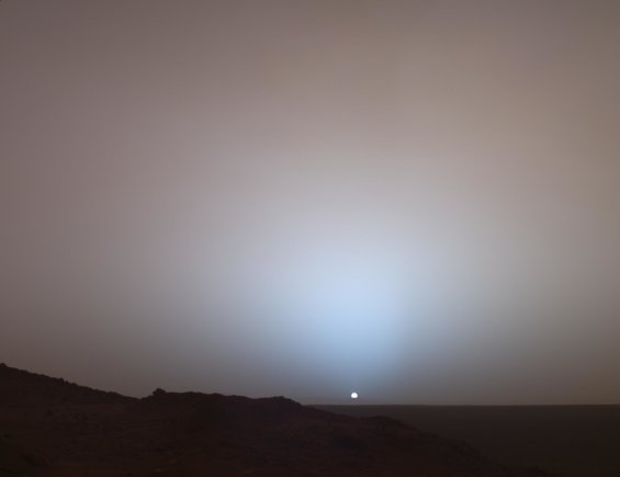 NASA/JPL/Texas A&M/Cornell/2005 m. marsaeigis užfiksavo, kaip saulėlydžiai atrodo Marse