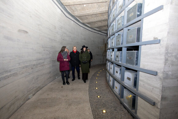 Laimos Penek/ LRV nuotr./Inga Ruginienė, Arūnas Bubnys Tuskulėnų memorialo kolumbariume