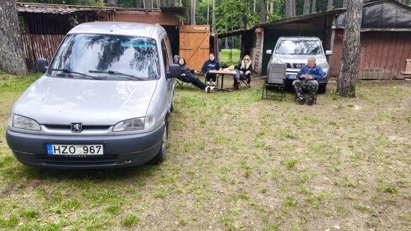 alytausgidas.lt nuotr./Alytaus valdžia nori griauti šalia kempingo esančius sandėliukus