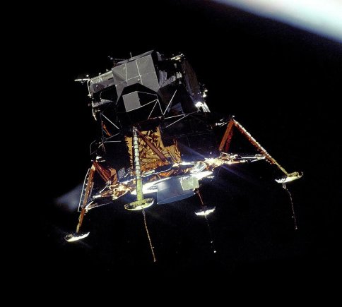 NASA nuotr./„Erelis“ Mėnulio orbitoje. 1969 m. liepos 20 d.