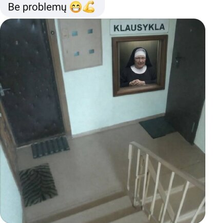 Socialinių tinklų nuotr./Sumanė laiptinėje išsikirsti langą.