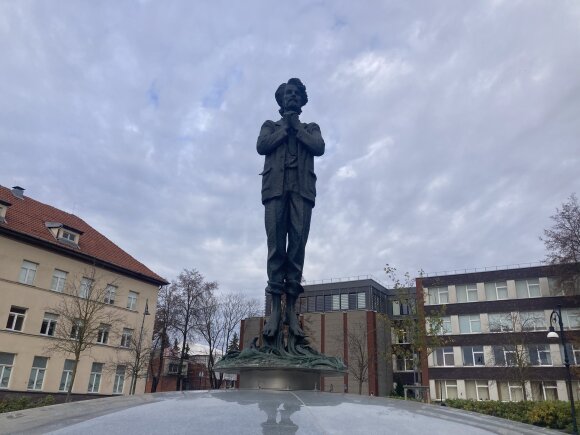 Aurelijos Jašinskienės / 15min.lt nuotr./Taryba rūpinosi Vydūno paminklu Klaipėdoje