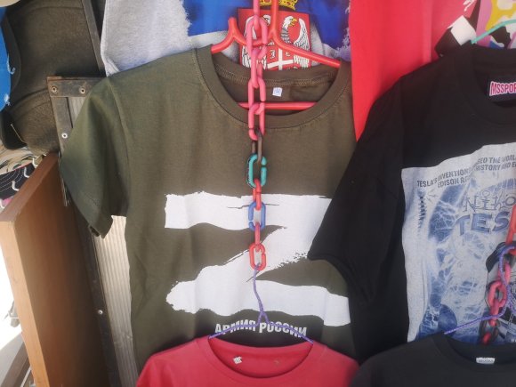 nuotr. Manto Krasnicko/Marškinėliai Belgrado suvenyrų parduotuvėje