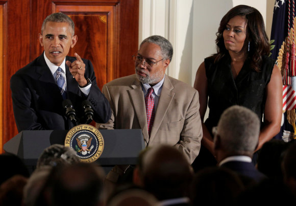 „Reuters“/„Scanpix“ nuotr./Barackas Obama, Lonnie Bunchas bei Michelle Obama
