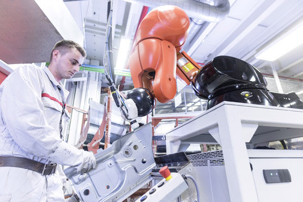 „PART4you” robotas „Audi“ gamykloje