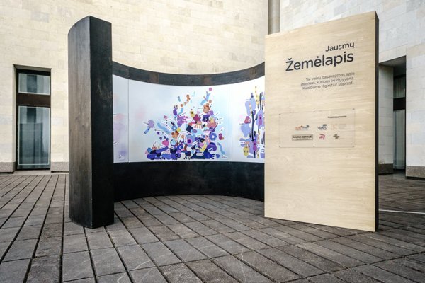 Organizatorių nuotr./Spalio 3 d. Kaune M. Žilinsko dailės galerijos prieigose buvo pastatyta interaktyvi instaliacija „Jausmų žemėlapis“, kuria siekiama atkreipti dėmesį į vaikų jausmų pasaulį ir jo įvairovę