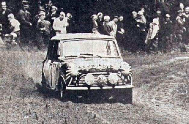 Wikipedia.org nuotr./Timo Mäkinenas 1965-ųjų Suomijos ralyje su „MINI Cooper S“