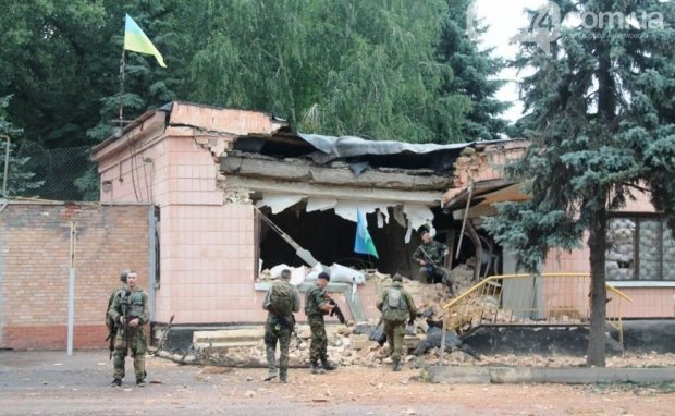 06274.com.ua nuotr./Teroristai užpuolė karinę bazę Artemivske