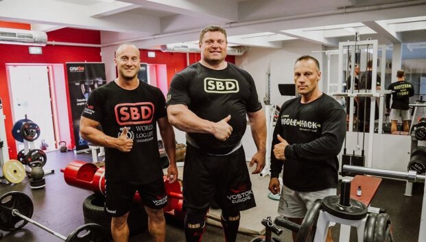 Policijos generalinis komisaras L.Pernavas priėmė A.Pauliukevičiaus i&scaron;&scaron;ūkį &ndash; i&scaron;bandė galiūnų sportą