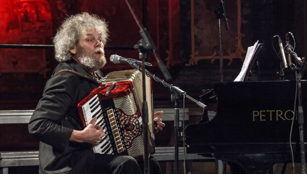 Sunkiai sergančiam Andriui Kulikauskui kolegos muzikantai rengia paramos koncertą &bdquo;Būn tep&ldquo;