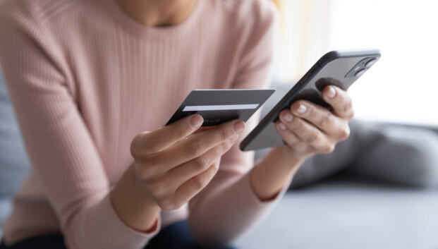 Teismui perduota telefoninių sukčių byla: 6 jauni vyrai i&scaron;viliojo vir&scaron; 236 tūkst. eurų