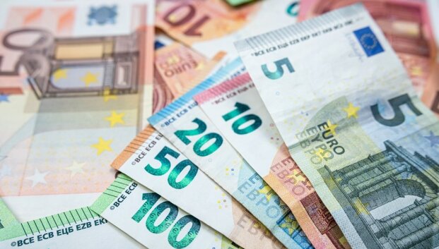 Po gyventojų priekai&scaron;tų dėl akimirksniu i&scaron;dalintos paramos &ndash; ministerijos atsakas