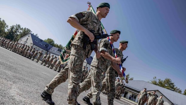 Daugiau nei 380 jaunuolių pradeda privalomąją pradinę karo tarnybą