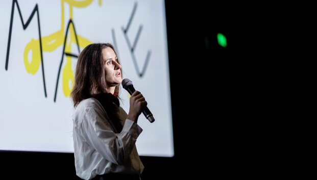 Debiutinį dokumentinį filmą &bdquo;Pasuk mane&ldquo; pristatanti Andrė Jarutytė-Balžekienė: &bdquo;Priėmimo tema man labai svarbi&ldquo;