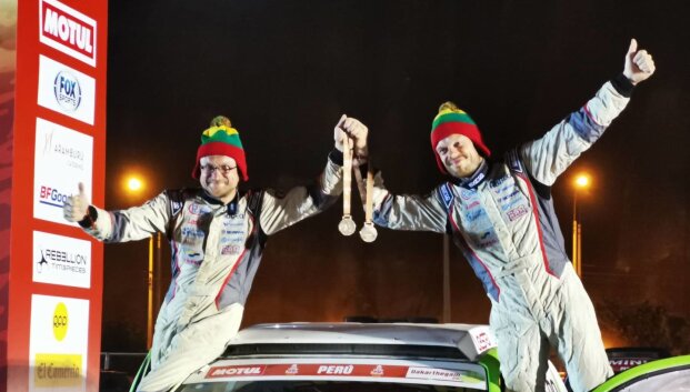 Dakaras baigėsi: po apdovanojimų ceremonijos lietuviai su medaliais grįžta į namus