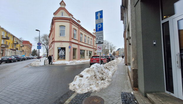 Mažos tar&scaron;os zona Panevėžyje jau veikia: kiek vairuotojų sulaukė baudų?