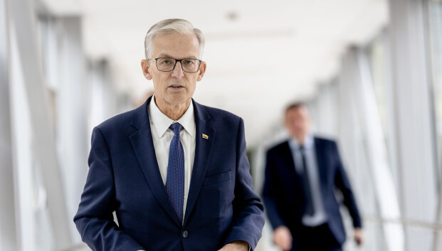 Į Konstitucinį Teismą taip ir nei&scaron;ėjęs Sabatauskas pateko ir į socdemų teisines pinkles