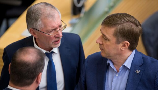 &bdquo;Valstiečius&ldquo; balsavime dėl LRT i&scaron;vadų apleidę &bdquo;socdarbiečiai&ldquo; laukia sprendimo dėl aplinkos ministro