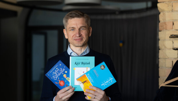 Kas sieja lietuvi&scaron;komis tarmėmis prabylantį &bdquo;Mažąjį princą&ldquo; ir pagalbą vieni&scaron;iems senjorams?