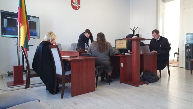 &bdquo;Perrėžta gerklė, bandyta nužudyti&ldquo;: sostinės teisėjai kitaip įvertino kruvinus Marijampolės įvykius