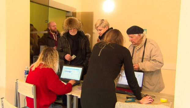 Dėl neatspausdintų rinkėjų kortelių &ndash; balsuotojų eilės