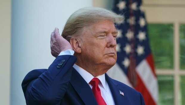 &bdquo;&Scaron;oumenas, kuris norėjo rampos &scaron;viesų&ldquo;: ekspertai įvertino pirmąjį &scaron;imtą Trumpo dienų