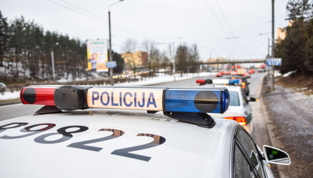 28 greičio mėgėjai Vilniuje ketvirtadienio rytą buvo sustabdyti pareigūnų