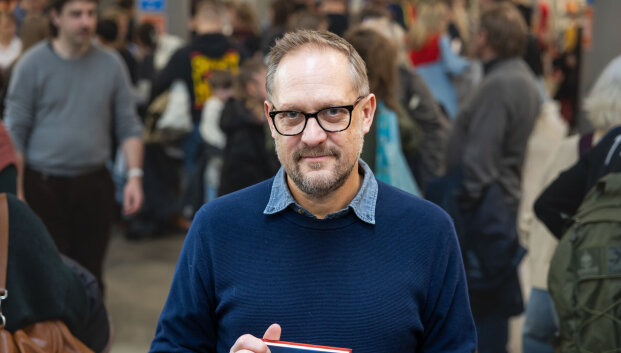Kriminalinių romanų autorius Peteris Swansonas: &bdquo;Mus domina žmonės, kuriems moralė negalioja&ldquo;