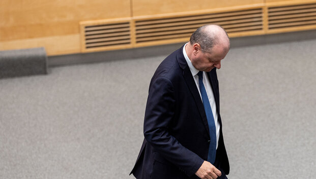 Seimas panaikino Skvernelio teisinę neliečiamybę, &scaron;is vos tramdė a&scaron;aras: &bdquo;Esu to vertas&ldquo;