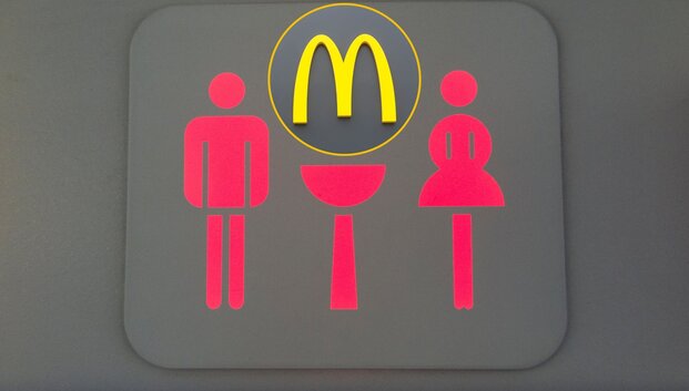Internautus nustebino naujas &bdquo;McDonald&lsquo;s&ldquo; pavadinimas: ar tai tikrai aliuzija į tualetą?