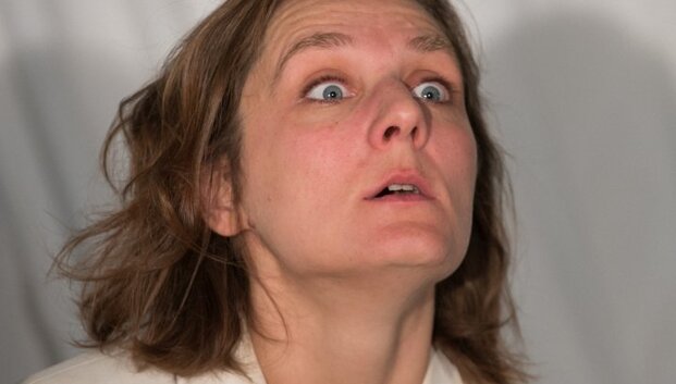 Menininkė atsisakė idėjos 7-ias dienas skusti bulves: &bdquo;Neturiu visko daryti viena&ldquo;