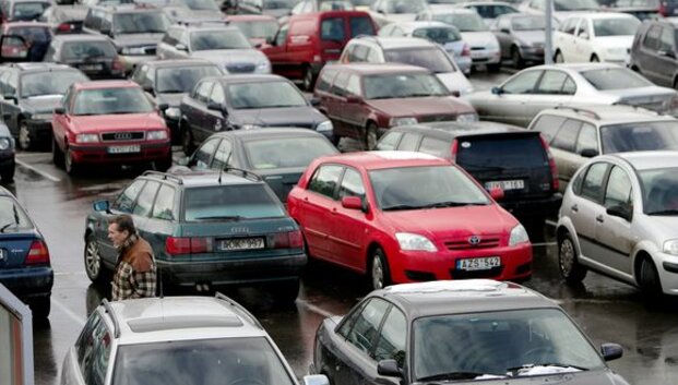 Transporto priemonių mažėjo, norinčių i&scaron;mokti vairuoti &ndash; ne 