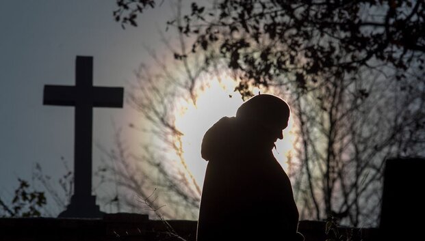 Ko&scaron;maras, i&scaron; kurio negali nubusti: artimųjų savižudybę i&scaron;gyvenusios moterys nepastebėjo artėjančios nelaimės ženklų