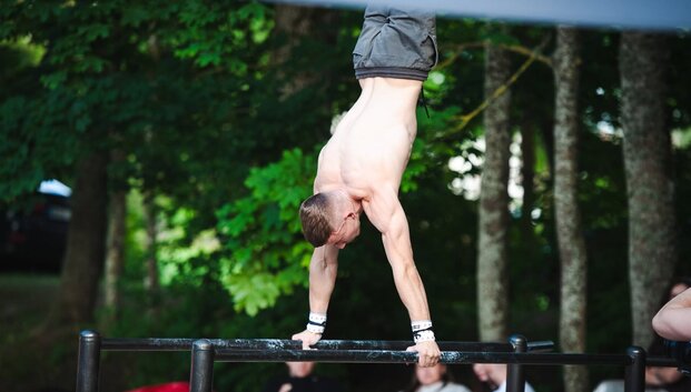 Kūrė &scaron;ventę vaikui &ndash; i&scaron;augino tarptautinį festivalį: stebinanti Jokūbavo gatvės lyga