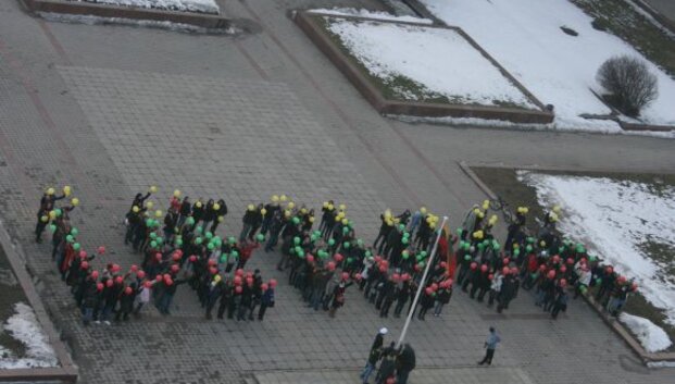 Uostamiesčio aik&scaron;tėje &ndash; gyva moksleivių &bdquo;Lietuva&ldquo;