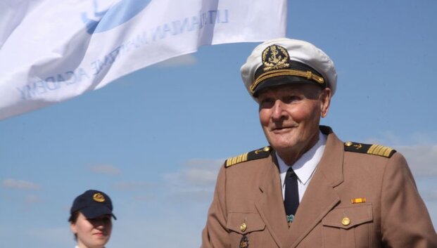 80-metis kapitonas Eimutis Astikas jūroje nepataria kalbėti apie moteris ir politiką