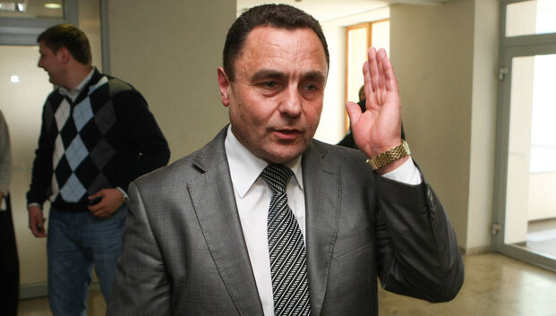 Petro Gražulio kibirais dalintos rožės įsiutino rinkėjus