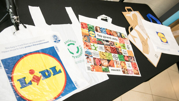 &bdquo;Lidl&ldquo; Lietuvoje atsisako plastikinių pirkinių mai&scaron;elių, kiti tinklai to daryti neskuba