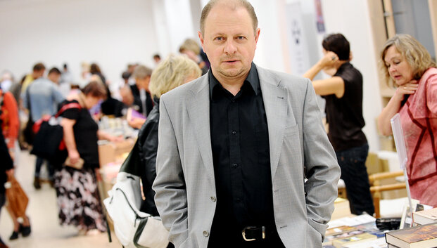 50-ąjį jubiliejų &scaron;venčiantis filmo &bdquo;Vardas tamsoje&ldquo; aktorius Gintaras Liutkevičius: &bdquo;Per gimtadienį tikrai neverta apmąstyti esminius gyvenimo klausimus&ldquo;