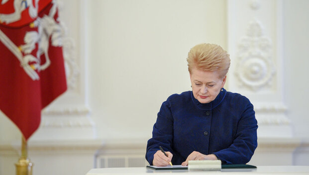Seimas noriai priėmė prezidentės siūlomas mokytojų darbo apmokėjimo pataisas