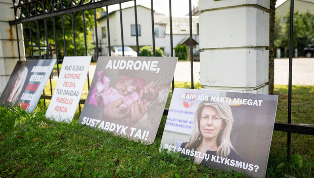 VMVT dėl par&scaron;elių kastravimo siūlo diskutuoti, &bdquo;Tu&scaron;ti narvai&ldquo; teigia, kad klausimas vilkinamas