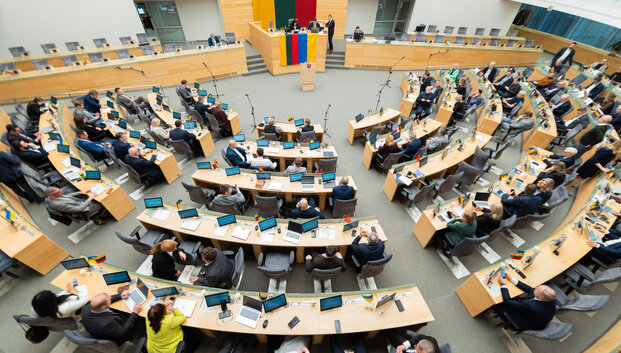 Apklausa: partijų reitingų lentelė pokyčių nerodo