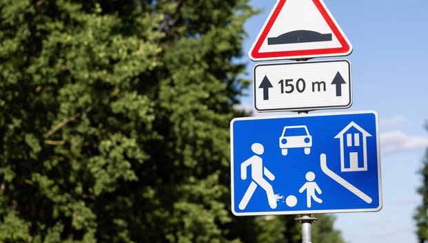 Už draudimo lenkti gyvenamosiose zonose ir dviračių gatvėse nepaisymą siūlomos &scaron;velnesnės baudos