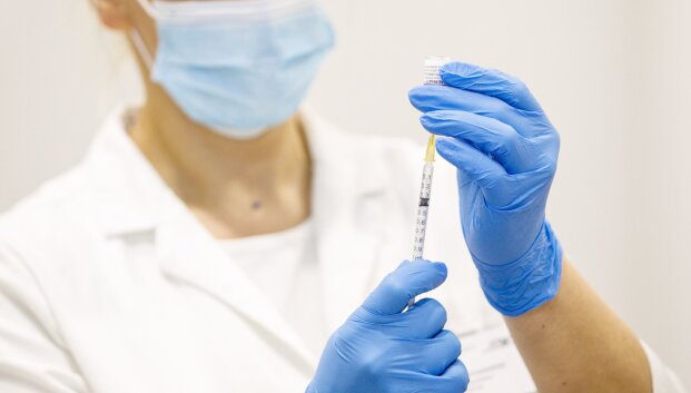 Nuo žmogaus papilomos viruso pernai paskiepyta 60 proc. 11-12 metų mergaičių ir berniukų