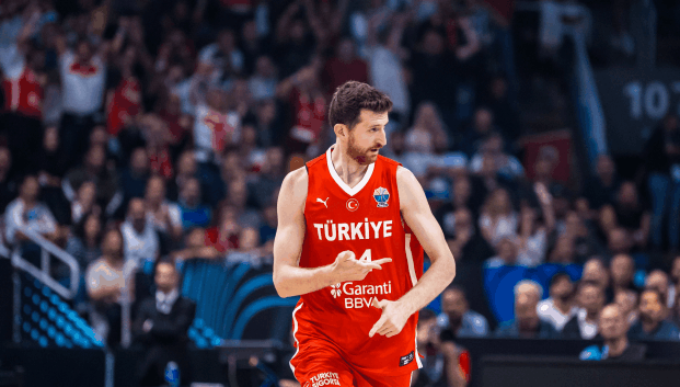 Prie&scaron; Giannį dominavęs vyrukas i&scaron; Turkijos sukėlė juoką dėl NBA klausimo: &bdquo;Galbūt&ldquo;