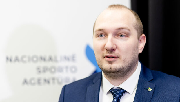 Ministras: tarpinių atsiskaitymų problemos kilo dėl užduočių, jos sprendžiamos