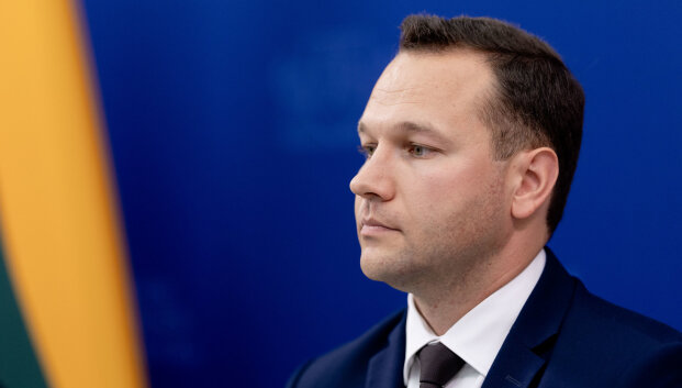 Edvinas Grik&scaron;as žada padėti savivaldybėms steigti pramonės parkus, jei jos priima karinius poligonus